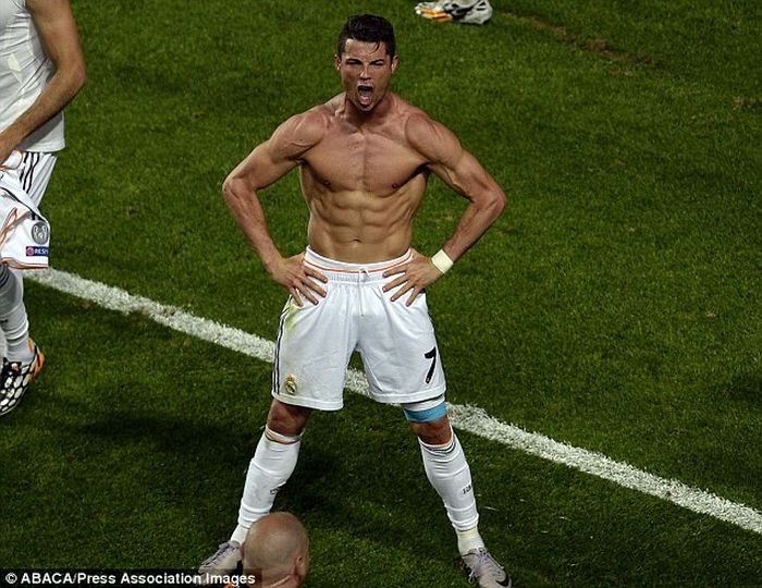 HAPPY BIRTHDAY!! Cristiano Ronaldo Celebrates His 35th Birthday Today (Drop Your&nbsp;Wishes)